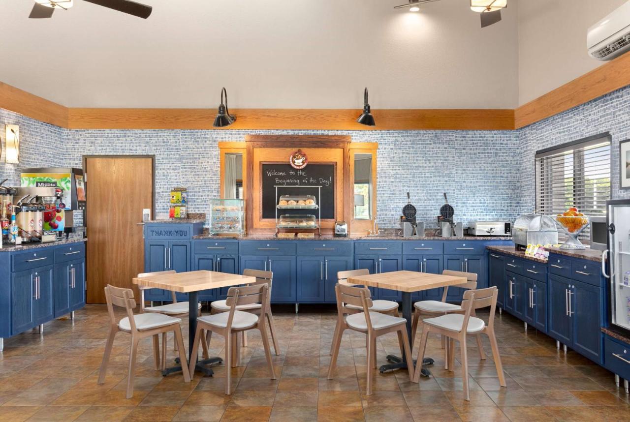 Americinn By Wyndham Roseau מראה חיצוני תמונה